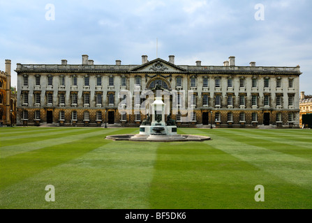 King's College con cortile, King's Parade, Cambridge, Cambridgeshire, England, Regno Unito, Europa Foto Stock