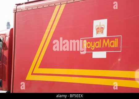 Royal Mail autocarro parcheggiato a Mount Pleasant depot Foto Stock