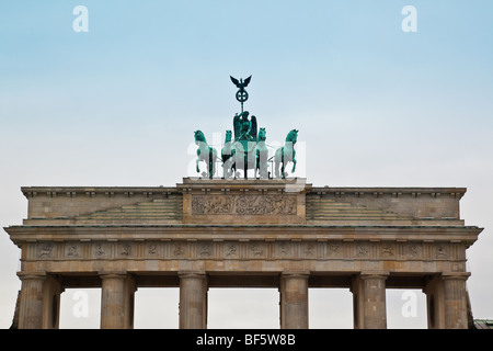 La Porta di Brandeburgo a Berlino Foto Stock