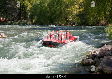 Rafting nel fiume Atuel, Valle Grande, San Rafael, provincia di Mendoza, centrale Ande, Argentina Foto Stock