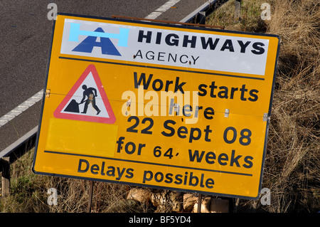 Highways Agency segno sulla autostrada M40, Warwickshire, Inghilterra, Regno Unito Foto Stock