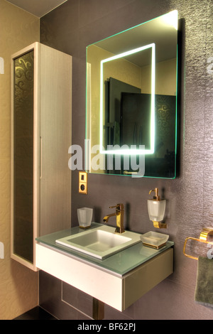 Dettaglio del bagno moderno da Armani Foto Stock