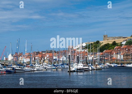 Whitby Harbour, North Yorkshire, Regno Unito Foto Stock