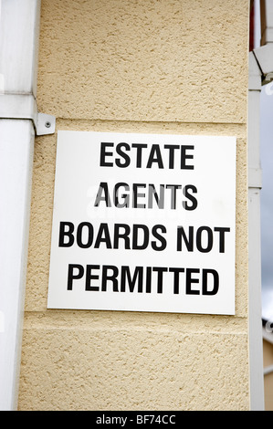 Agenti immobiliari commissioni non è consentito firmare al di fuori di immobili residenziali Foto Stock