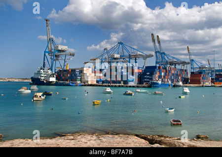 Port Harbour Salina Bay contenitore Malta il maltese Foto Stock