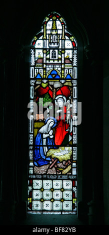 Una vetrata raffigurante la natività, la chiesa di St Mary, Sud Tidworth, Wiltshire Foto Stock