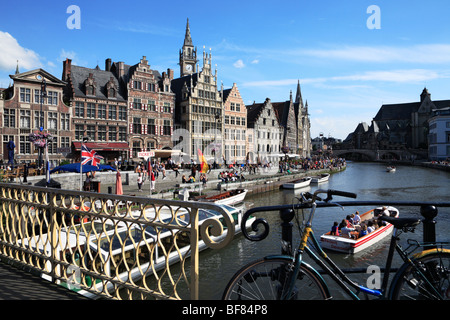 Vista lungo la Graslei da Grasbrug a Gand Foto Stock