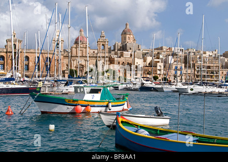 Malta Vittoriosa tre città di fronte la città fortificata di La Valletta Foto Stock