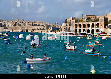 Malta Kalkara tre città di fronte la città fortificata di La Valletta Foto Stock