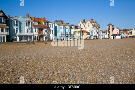 Gli edifici sul lungomare Aldeburgh Suffolk in Inghilterra Foto Stock