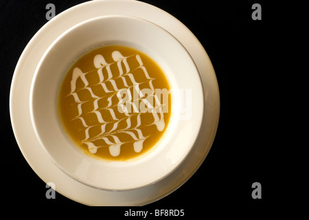 Zuppa di Gourmet con yogurt Design - Hemingways Resort - Watamu, Kenya Foto Stock