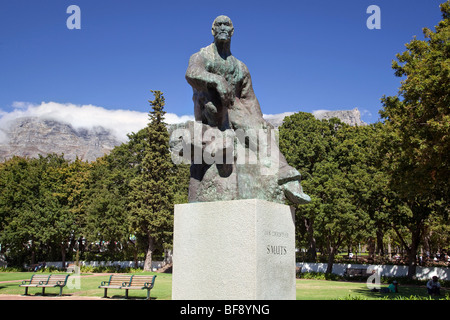 Statua di Jan granello di fuliggine ex leader di Boer e South African il primo ministro, in Company Gardens Cape Town, Sud Africa. Foto Stock