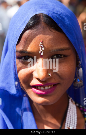 Rajput donna presso il Pushkar Mela in Pushkar nel Rajasthan in India Foto Stock
