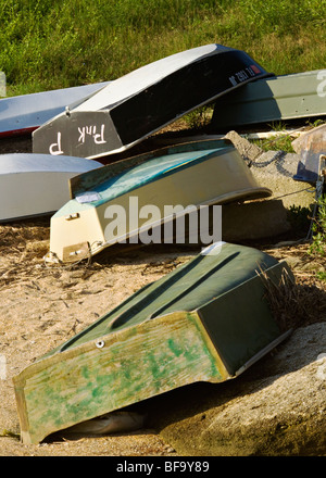 Imbarcazioni a remi posa sulla riva nella marina di Sant'Agostino in Florida. Foto Stock