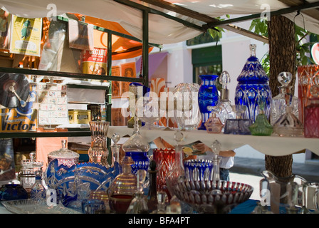 Domenica mercatino delle pulci, antichità mercanti in Plaza Dorrego, San Telmo, Buenos Aires, Argentina Foto Stock