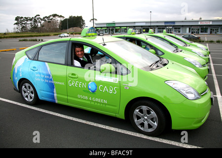 Una flotta di 100 Toyota Prius ibrida cabine elettriche a Auckland Nuova Zelanda Foto Stock