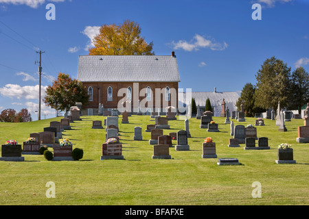 English Line Cemetery and Tabernacle United Church, Campbellford, Ontario Foto Stock