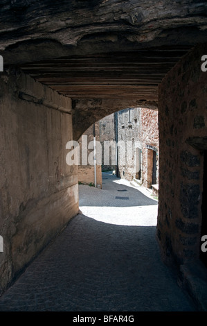 Strade strette nel borgo medievale di Tourtour " il villaggio nel cielo',Var,Provence,a sud della Francia Foto Stock