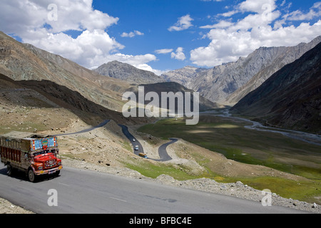 Carrello Il crescente Zoji La pass. Ladakh. India Foto Stock