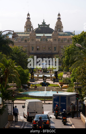 Casinò di Monte Carlo, il giardino e le fontane Foto Stock