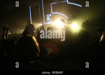 I folletti giocare al Hollywood Palladium, Doolittle reunion tour, la proiezione su schermo dietro di loro Foto Stock