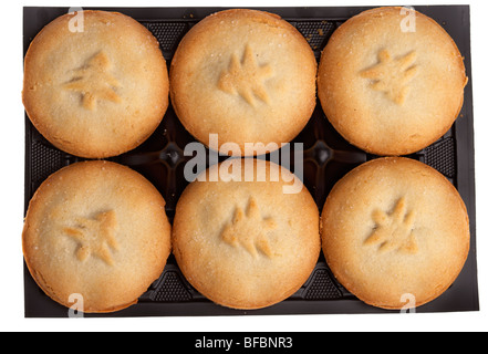 Vassoio di plastica di sei di produzione di massa di carne macinata torte Foto Stock