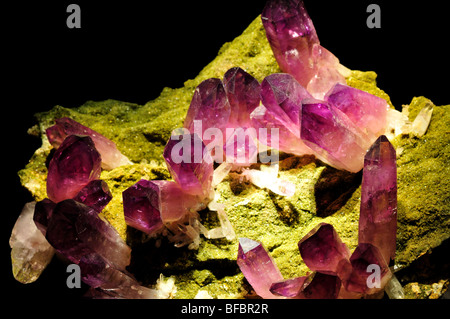 Cristalli viola di ametista. Foto Stock