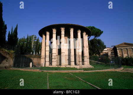 Italia, Roma, Forum Boarium, tempio di Ercole Vittore, chiamato anche tempio di Vesta (2nd sec. a.C.) Foto Stock