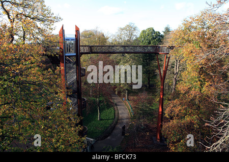 Regno Unito west London kew gardens il rhizotron e xstrata treetop marciapiede Foto Stock