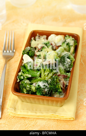 Cotto broccoli e cavolfiori. Ricetta disponibile. Foto Stock