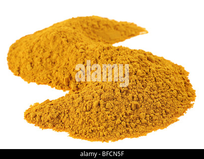 Curcuma giallo heap spice su bianco Foto Stock