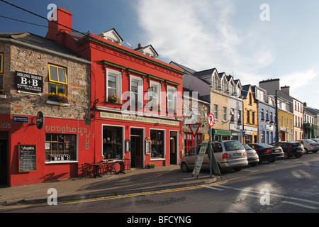 Case colorate in Clifden, Irlanda Foto Stock