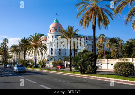 Promenade des Anglais e il famoso Hotel Negresco di Nizza Cote d'Azur, in Francia Foto Stock