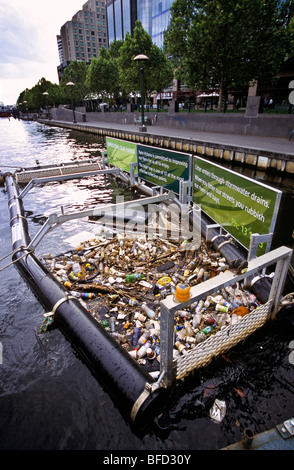 Fiume trappola di lettiera, Melbourne Australia Foto Stock