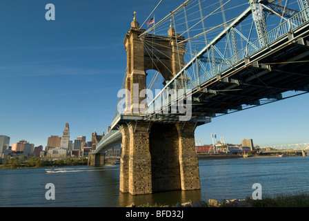 Roebling sospensione ponte sopra il fiume Ohio, è stato costruito nel 1866, Cincinnati, Ohio, Stati Uniti d'America Foto Stock