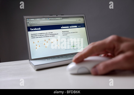 Facebook Sito Internet: reti sociali online Foto Stock