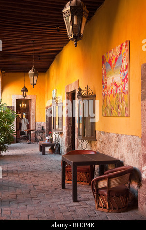 Il patio di Casa Canal furniture store in San Miguel De Allende, Messico. Foto Stock