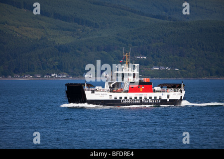 Caledonian MacBrayne di trasporto passeggeri e di traghetto per auto Loch Bhrusda sul fiume Clyde Foto Stock