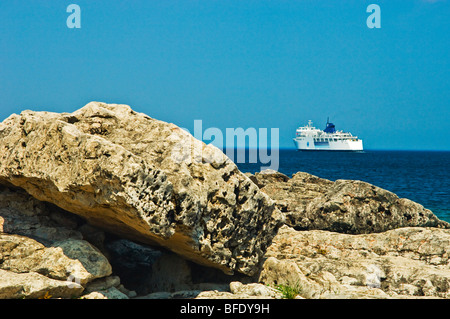 M.S.Chi-Cheemaun traghetto sul Georgian Bay vicino a Tobermory, Bruce Peninsula National Park, Ontario, Canada Foto Stock