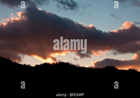 Tramonto dietro la montagna, Great Smoky Mountains National Park, Tennessee Foto Stock