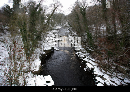 Neve invernale Fiume Tees Barnard Castle County Durham Regno Unito Inghilterra Foto Stock