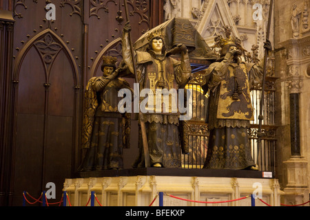 Tomba di Cristoforo Colombo nel con la Cattedrale di Siviglia Foto Stock