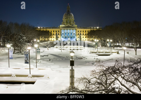 Alberta legislatura provinciale edificio in una notte d'inverno. Edmonton, Alberta Foto Stock