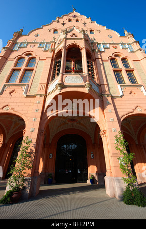 Art Nouveau (Sezession) Municipio progettato da Lechner d n con piastrelle Zolnay, Ungheria Kecskem t Foto Stock