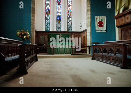 Close-up di parte dell'interno della chiesa della Santa Trinità Forest Row Foto Stock