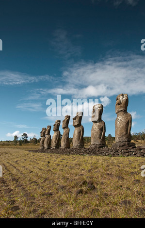 Isola di Pasqua Moai statue a Ahu Akivi sito. Foto Stock