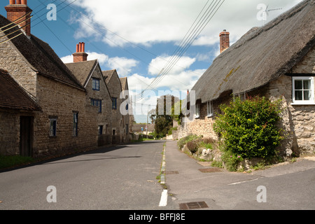 Con il tetto di paglia Cotswold cottage nel centro del villaggio di Cumnor in Oxfordshire, Regno Unito Foto Stock