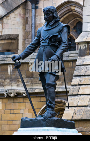 Oliver Cromwell statua 1599-1658, la Casa del Parlamento, Westminster, London Foto Stock