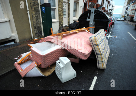 Traboccante scomparti comunale in Brighton dopo uno sciopero da rifiutare i lavoratori di pagare Foto Stock