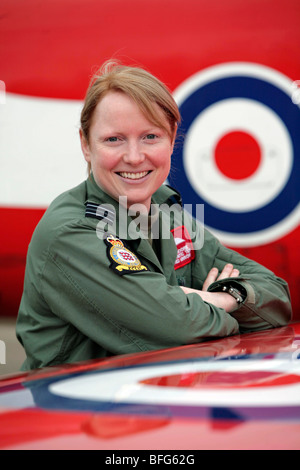 Primo pilota femmina con la RAF team display frecce rosse, Kirsty Moore. Foto Stock